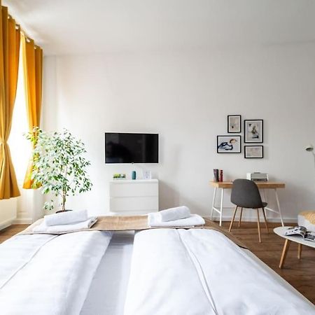 Lite 1Br Near Metro & Center By Hm Apartment Виена Екстериор снимка