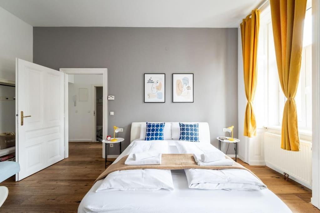 Lite 1Br Near Metro & Center By Hm Apartment Виена Екстериор снимка
