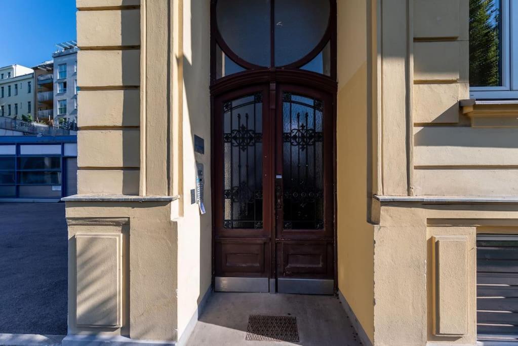 Lite 1Br Near Metro & Center By Hm Apartment Виена Екстериор снимка