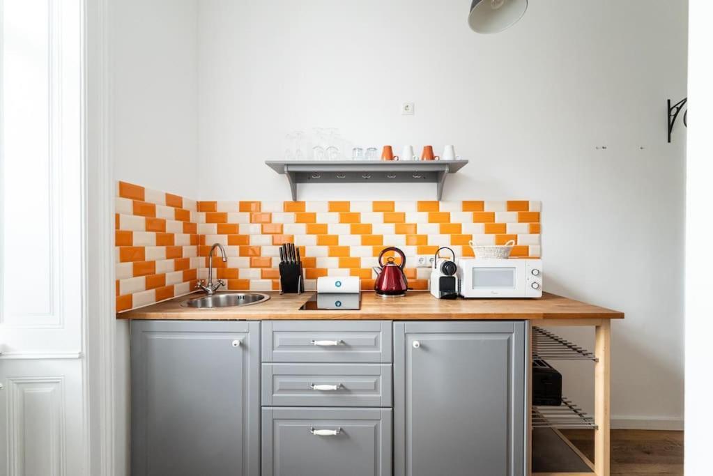 Lite 1Br Near Metro & Center By Hm Apartment Виена Екстериор снимка